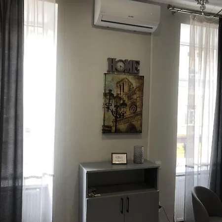 Luxury Flat In Downtown Львів